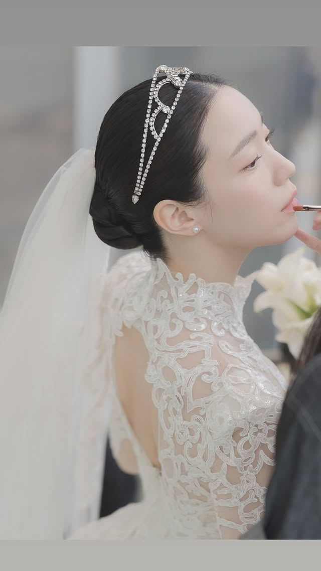 H&ograve;a b&igrave;nh đến với T-ara rồi sao: Hwayoung cưới, Eunjung v&agrave; Hyomin n&ocirc; nức tung hoa?- Ảnh 12.