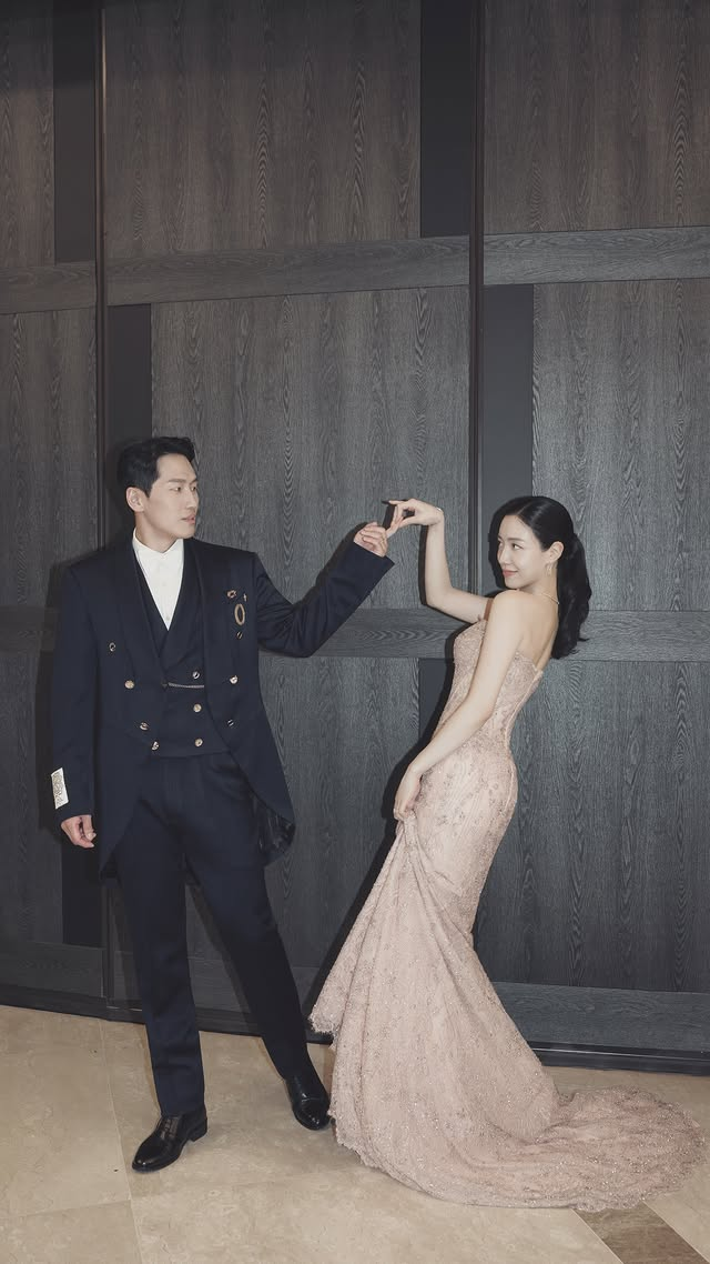 H&ograve;a b&igrave;nh đến với T-ara rồi sao: Hwayoung cưới, Eunjung v&agrave; Hyomin n&ocirc; nức tung hoa?- Ảnh 13.