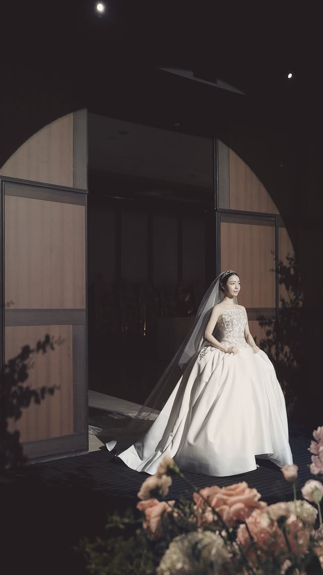 H&ograve;a b&igrave;nh đến với T-ara rồi sao: Hwayoung cưới, Eunjung v&agrave; Hyomin n&ocirc; nức tung hoa?- Ảnh 9.
