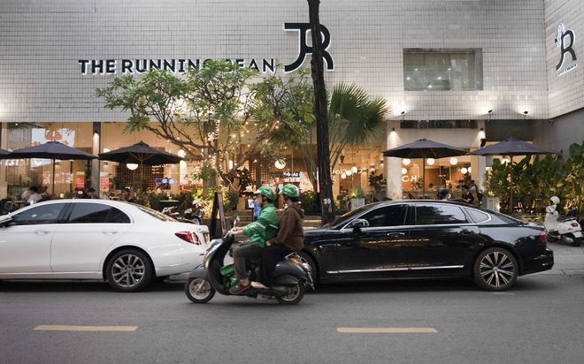 Chuyện chưa kể sau những chuyến xe c&ocirc;ng nghệ của hai người cha- Ảnh 1.