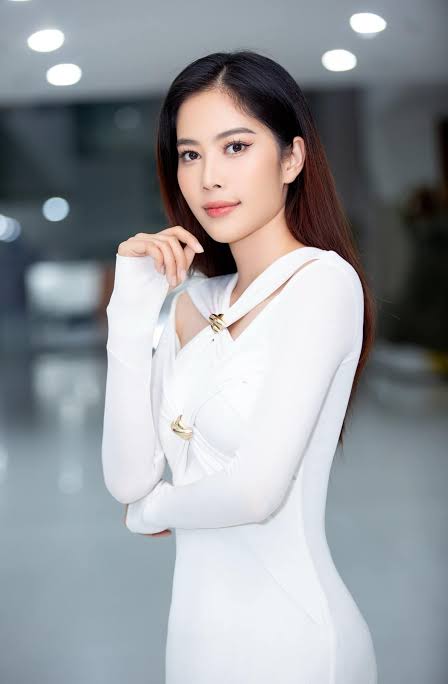Nam Em lại có hành động khó hiểu - Ảnh 3.