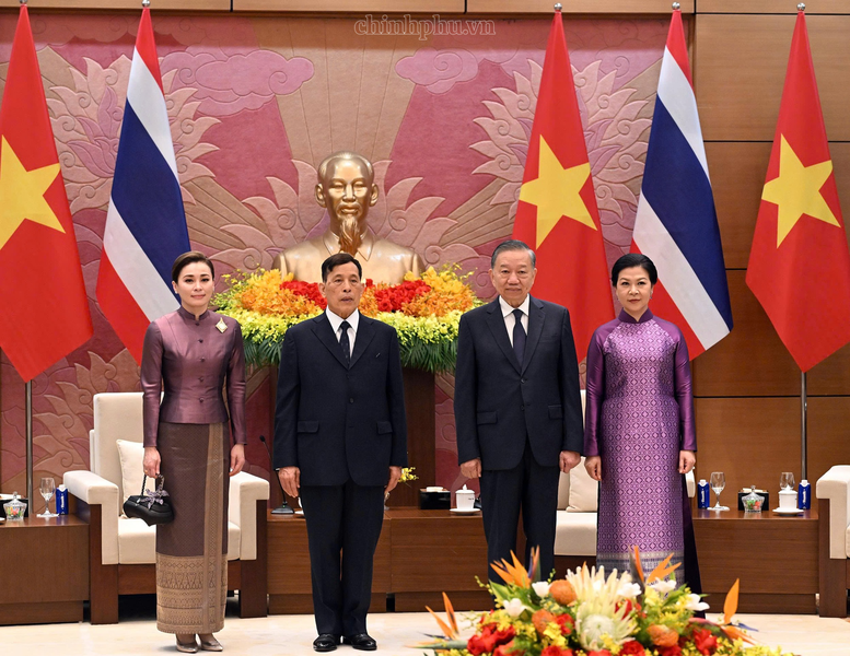 Tổng B&iacute; thư, Chủ tịch nước T&ocirc; L&acirc;m hội đ&agrave;m với Nh&agrave; Vua Th&aacute;i Lan- Ảnh 1.