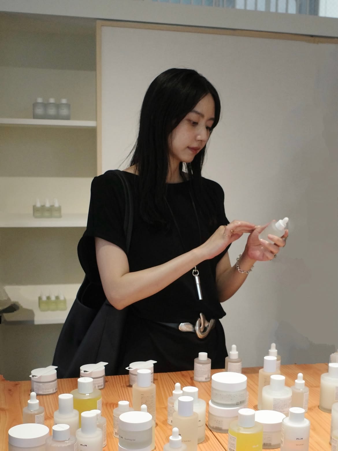 Từ cà phê 30.000 đồng lên 70.000 đồng, từ quần áo bình dân sang đồ thương hiệu: Lạm phát lối sống thường bắt đầu từ những thay đổi rất nhỏ - Ảnh 4.