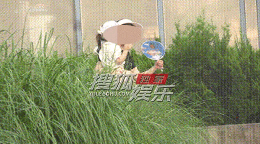 Nữ diễn vi&ecirc;n d&iacute;nh scandal ngoại t&igrave;nh tr&ugrave;m k&iacute;n m&iacute;t hẹn h&ograve; trai trẻ ở c&ocirc;ng vi&ecirc;n, 2 th&aacute;ng trước vừa bại lộ chuyện c&oacute; con 3 tuổi- Ảnh 2.