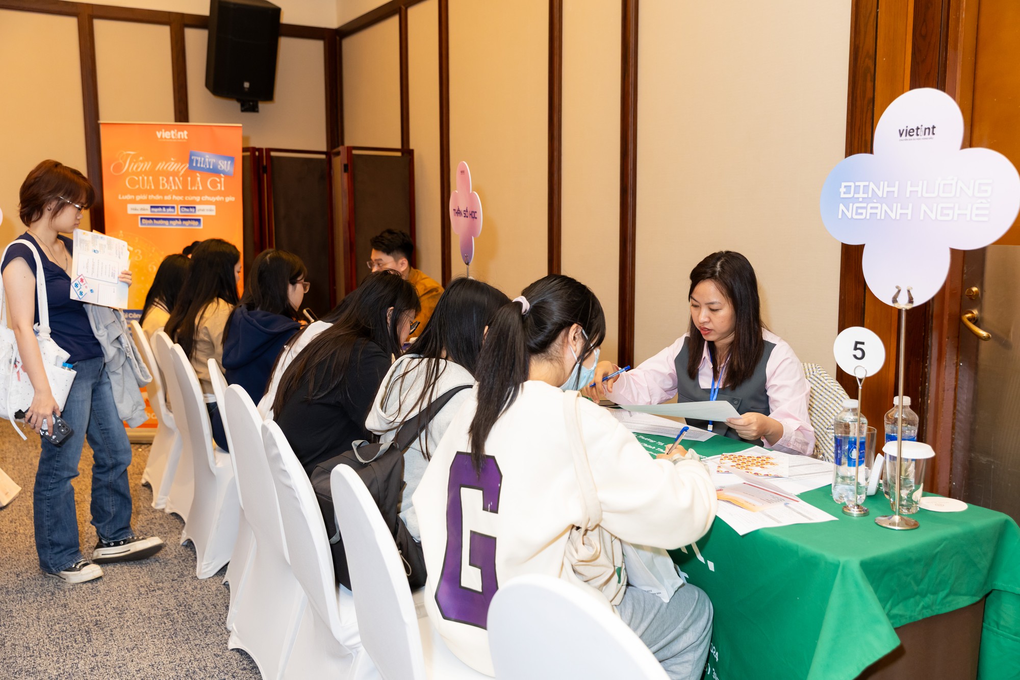Bạn có đang FOMO khi chọn trường du học 2027? - Ảnh 3.