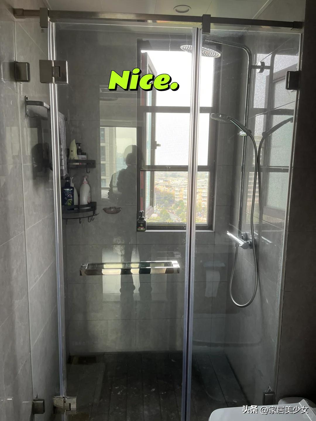 Tôi từng mất cả buổi dọn nhà, mẹ chồng chỉ cần vài mẹo nhỏ: 7 cách làm khiến việc nhà nhẹ đi một nửa - Ảnh 6.