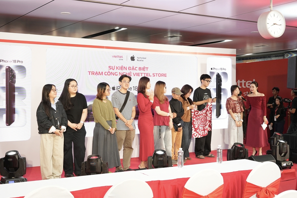 Khách hàng Viettel Store được trải nghiệm iPhone 18 Pro series giữa không gian Metro Bến Thành - Ảnh 3.