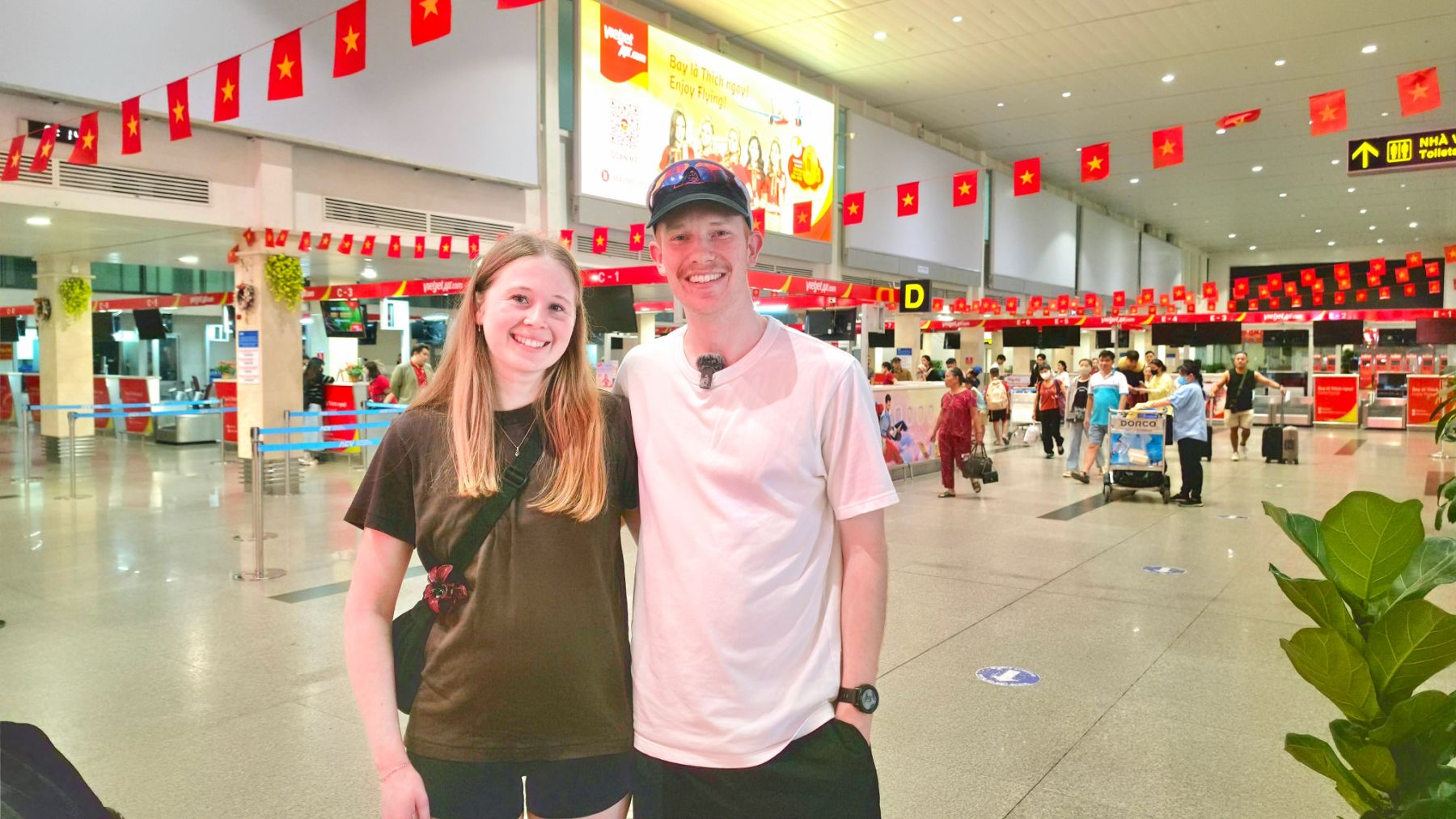 Sắc đỏ sao vàng rực rỡ từ sân bay đến những chuyến bay Vietjet dịp Quốc khánh 2/9 - Ảnh 2.