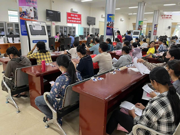 Thanh Hóa kéo gần khoảng cách giữa trợ cấp thất nghiệp và việc làm - Ảnh 1.