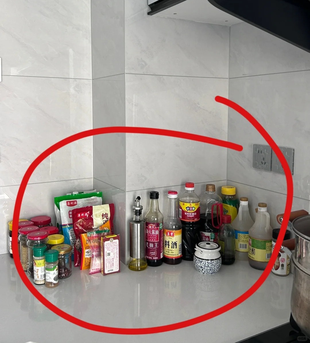 Từng thấy mẹo dọn bếp của người trung niên quá cầu kỳ, làm theo mới hiểu: Bếp sạch lâu nhờ 5 cách rất đơn giản- Ảnh 1.