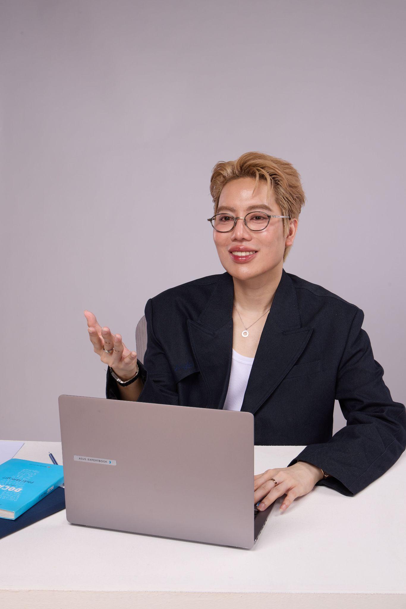 Huy Forum mở bao nhiêu tab trong một ngày làm việc? - Ảnh 1.