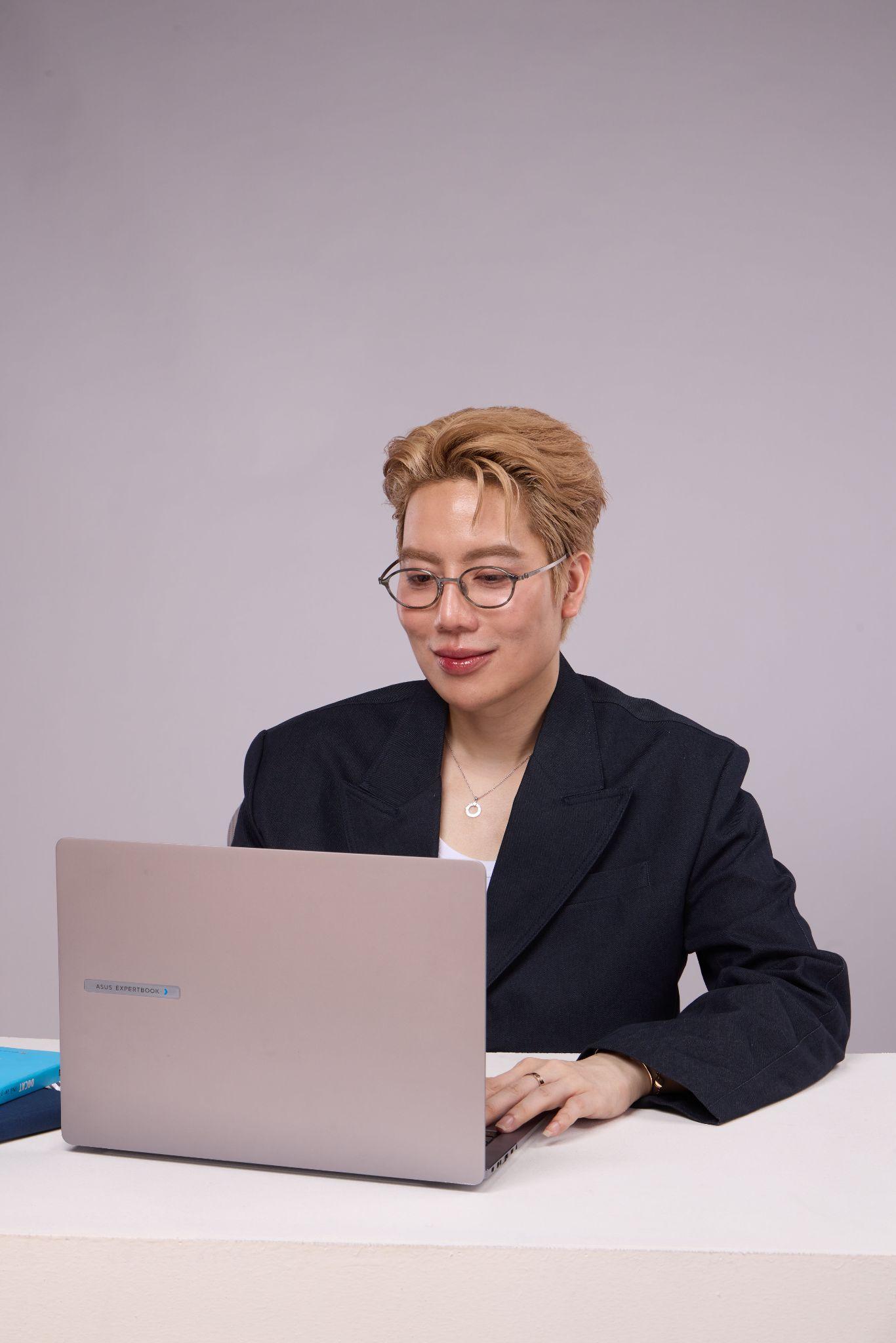 Huy Forum mở bao nhiêu tab trong một ngày làm việc? - Ảnh 4.