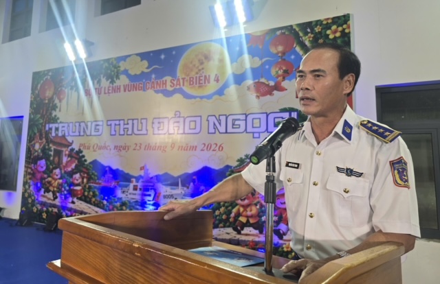 Đêm hội trăng rằm - “Trung thu Đảo Ngọc” tại Bộ Tư lệnh Vùng Cảnh sát biển 4 - Ảnh 2.