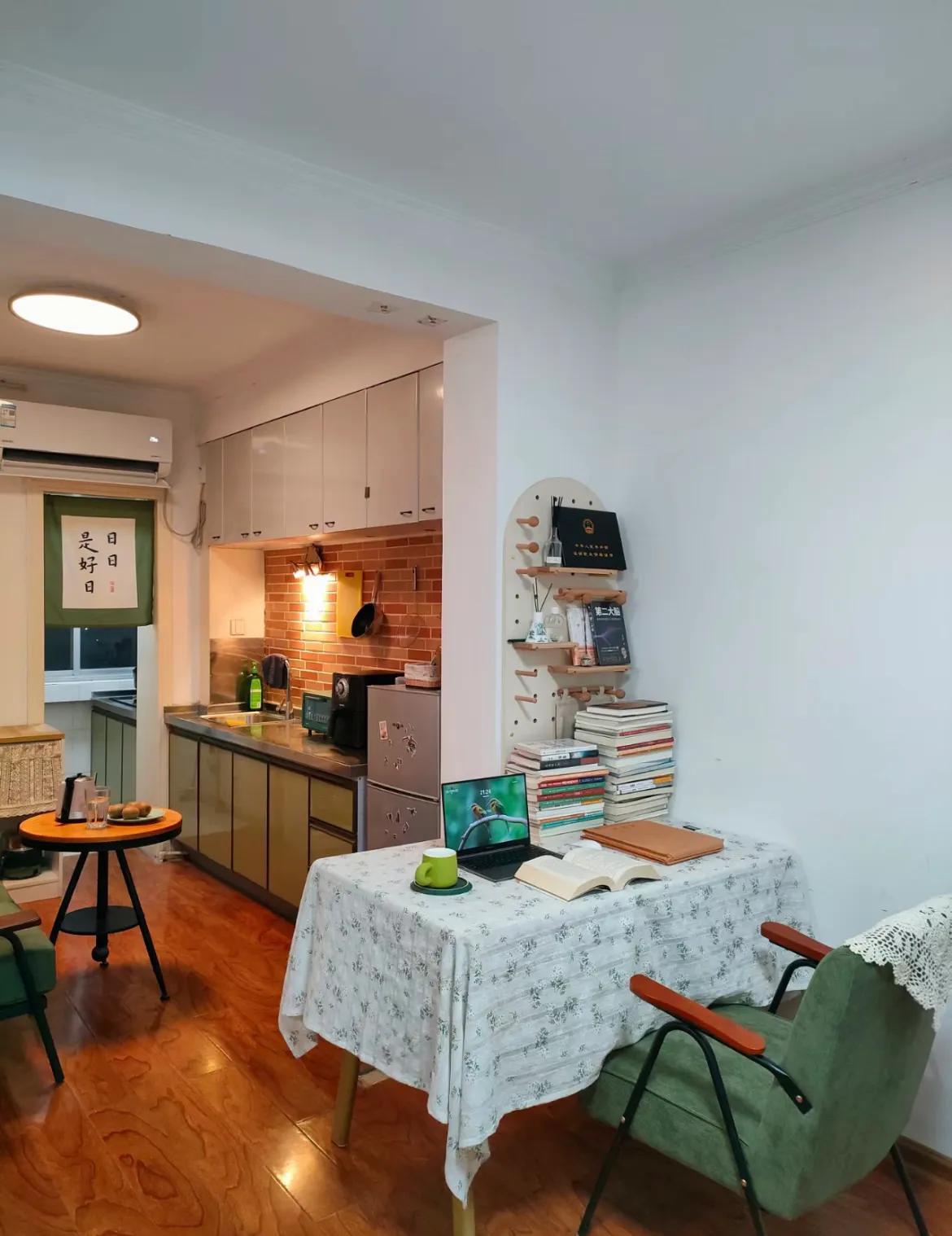 30 tuổi mua căn hộ cũ 67m&sup2;, 31 tuổi bắt đầu lại sự nghiệp: C&ocirc; g&aacute;i sống một m&igrave;nh 5 năm v&agrave; biến ph&ograve;ng kh&aacute;ch th&agrave;nh nơi kh&ocirc;ng ai ngờ tới- Ảnh 4.