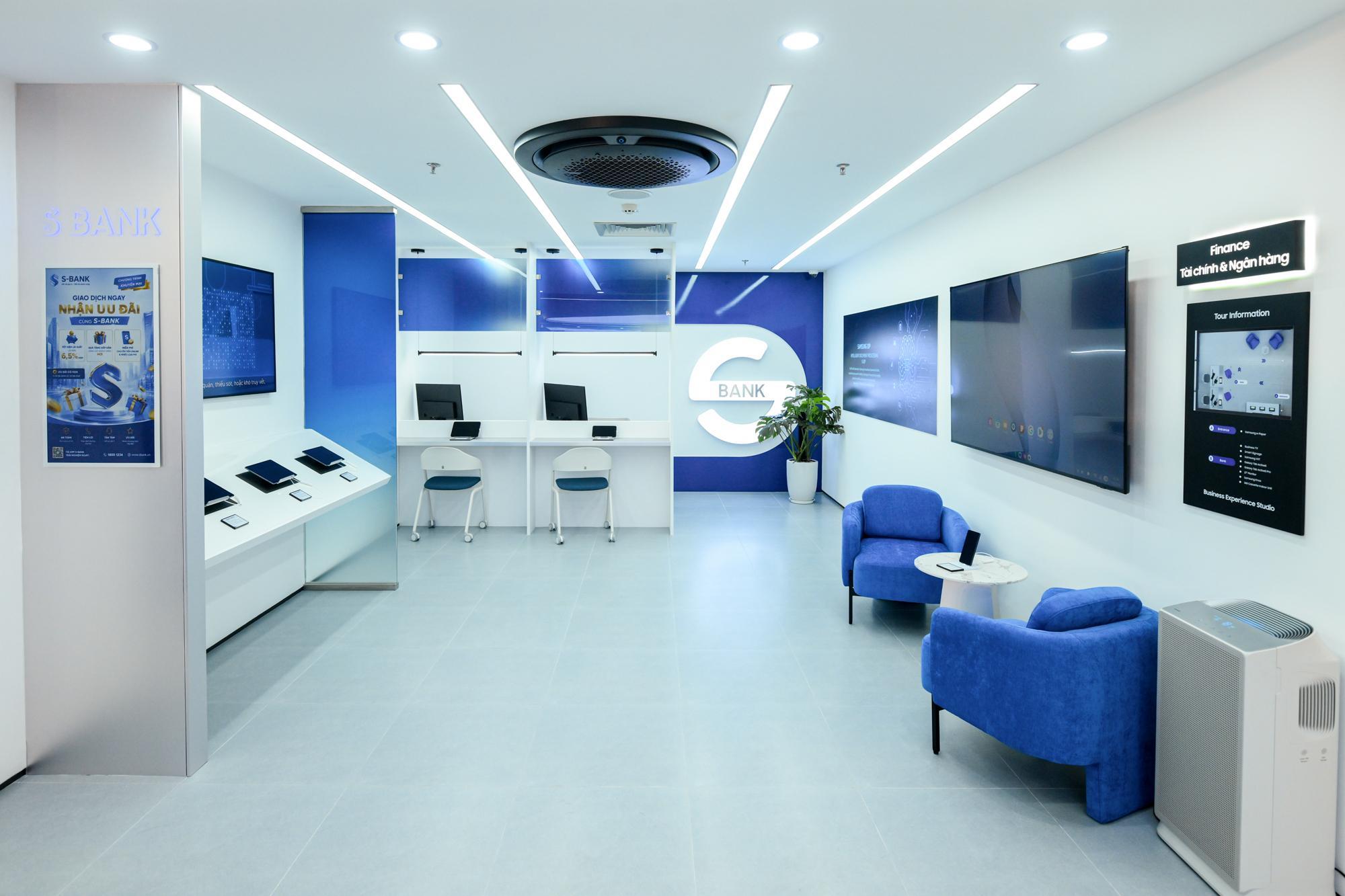 &rlm;Samsung đưa &ldquo;ph&ograve;ng họp, lớp học, bệnh viện, ng&acirc;n h&agrave;ng&rdquo; v&agrave;o một kh&ocirc;ng gian trải nghiệm c&ocirc;ng nghệ &rlm; - Ảnh 4.