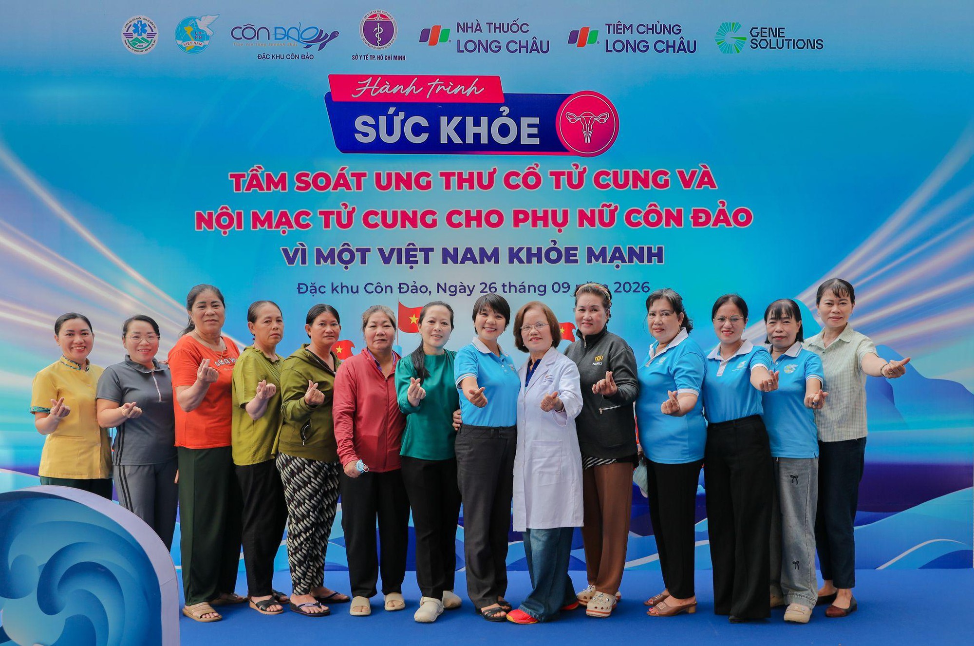 Từ đất liền vươn đến đảo xa: Long Ch&acirc;u mở rộng cơ hội tầm so&aacute;t sớm ung thư cho phụ nữ C&ocirc;n Đảo - Ảnh 4.