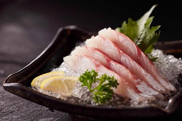 Việt Nam sở hữu loại c&aacute; v&iacute; như "g&agrave; nước", được Nhật Bản tăng mua li&ecirc;n tục n&acirc;ng tầm s&aacute;nh ngang c&aacute; hồi - Ảnh 1.