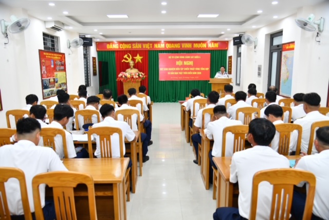 Bộ Tư lệnh V&ugrave;ng Cảnh s&aacute;t biển 4 diễn tập chiến thuật v&ograve;ng tổng hợp, bắn đạn thật tr&ecirc;n biển năm 2026 - Ảnh 1.