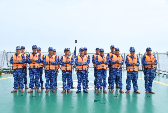 Bộ Tư lệnh V&ugrave;ng Cảnh s&aacute;t biển 4 diễn tập chiến thuật v&ograve;ng tổng hợp, bắn đạn thật tr&ecirc;n biển năm 2026 - Ảnh 6.