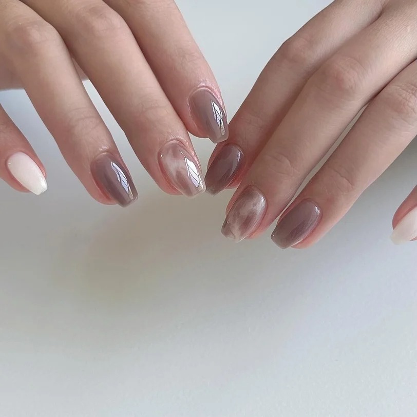 M&oacute;ng gel trong kiểu H&agrave;n: Xu hướng nail thu đ&ocirc;ng 2026 đẹp l&acirc;u, kh&ocirc;ng sợ lộ m&oacute;ng mọc - Ảnh 12.