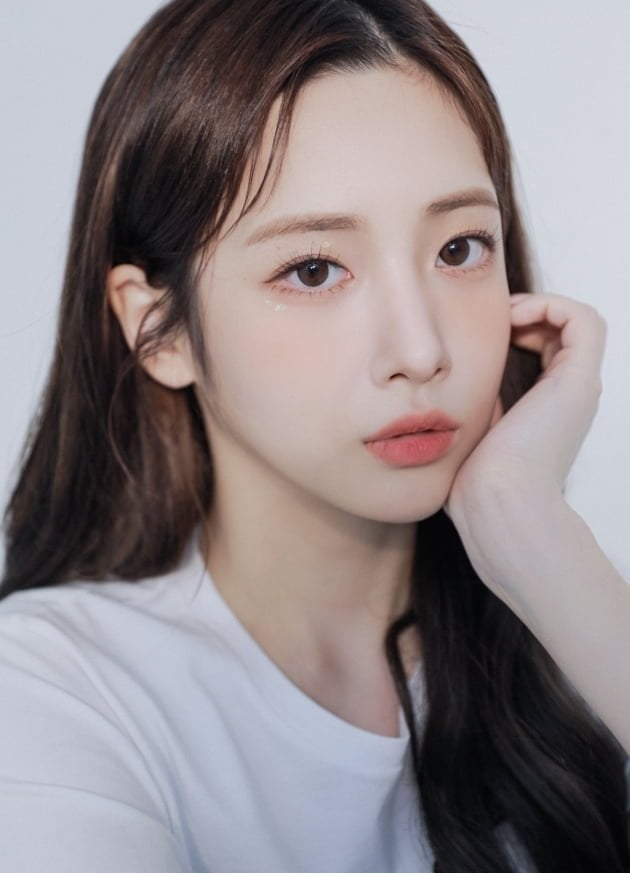 Nữ ca sĩ J. đột ngột kết hôn với tài tử hơn 6 tuổi dù chưa từng lộ "hint" hẹn hò - Ảnh 3.