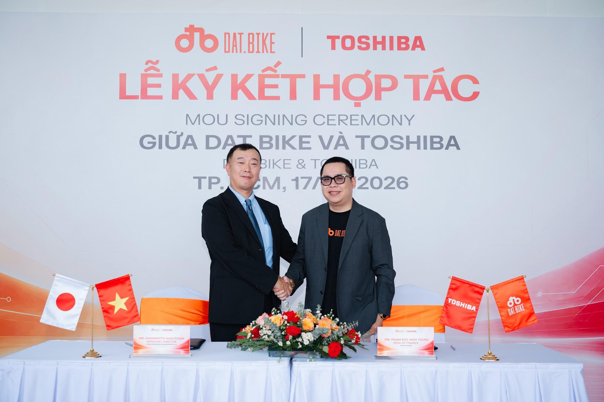 Dat Bike bắt tay Toshiba phát triển xe điện thế hệ mới - Ảnh 1.