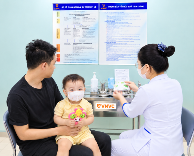 Hơn 25.000 trẻ đ&atilde; ti&ecirc;m vắc xin tay ch&acirc;n miệng tại VNVC- Ảnh 1.