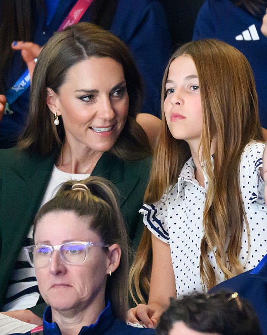 Công chúa Charlotte 11 tuổi nối nghiệp mẹ theo cách đặc biệt: Gia nhập đội netball, vợ chồng William và Kate đích thân đưa con đi thi đấu - Ảnh 1.