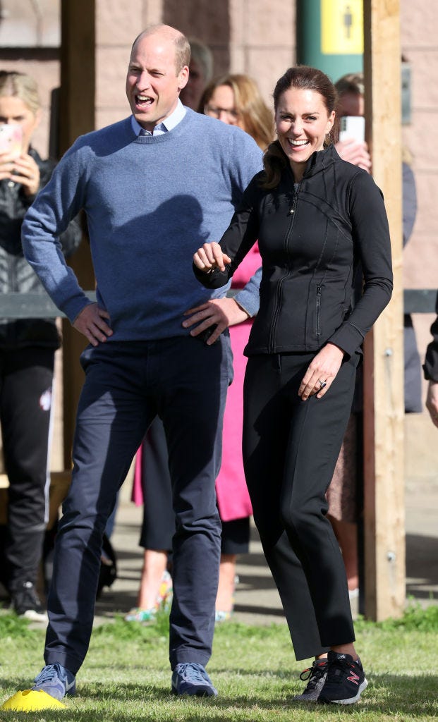 Công chúa Charlotte 11 tuổi nối nghiệp mẹ theo cách đặc biệt: Gia nhập đội netball, vợ chồng William và Kate đích thân đưa con đi thi đấu - Ảnh 4.