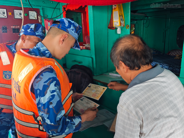 Chung sức gỡ 'thẻ v&agrave;ng' IUU, giữ b&igrave;nh y&ecirc;n tr&ecirc;n biển- Ảnh 2.