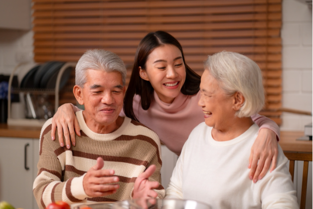 Tuổi thọ tăng, người Việt chuẩn bị sớm hơn cho một tuổi già độc lập - Ảnh 1.