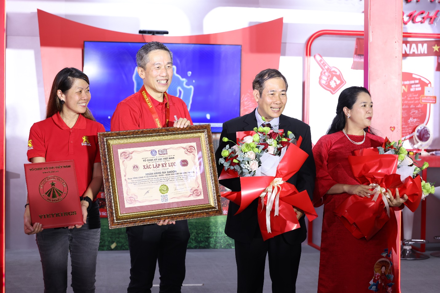 Bia Saigon cùng người hâm mộ nối dài niềm tự hào bóng đá Việt Nam - Ảnh 4.