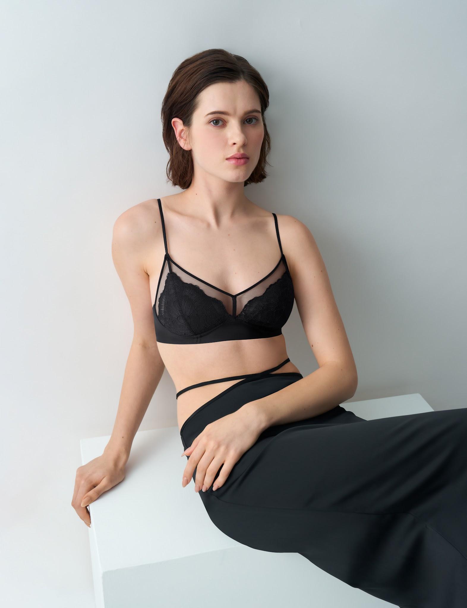 Triumph ra mắt BST Love in Lace, đánh thức sức mạnh ẩn sau vẻ mềm mại- Ảnh 1.