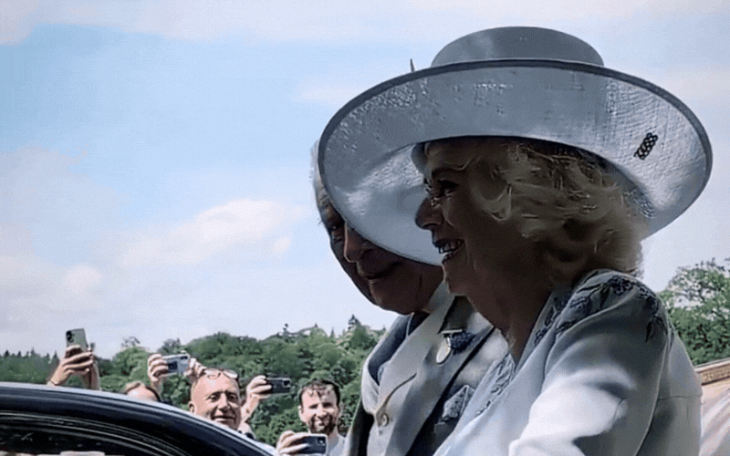 Rộ lại khoảnh khắc đ&aacute;ng y&ecirc;u của Vua Charles v&agrave; Vương hậu Camilla tại Royal Ascot - Ảnh 2.