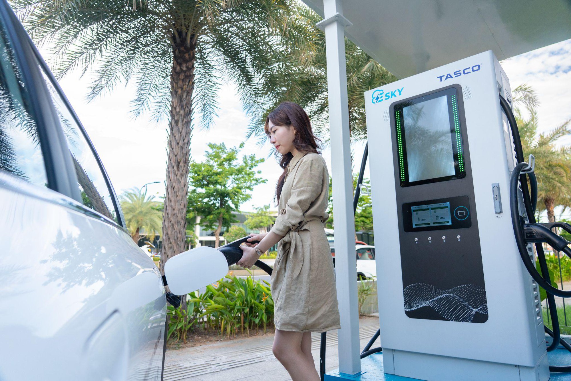 Geely EX2: Xe điện đô thị "chiều chuộng" phái đẹp từ những chi tiết nhỏ nhất- Ảnh 1.
