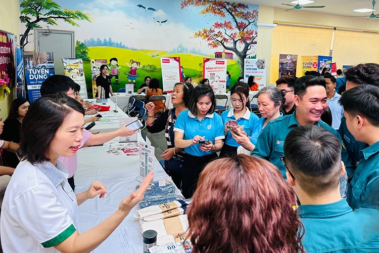 Bảo hiểm thất nghiệp cần được nh&igrave;n như một ch&iacute;nh s&aacute;ch gi&uacute;p người lao động trở lại việc l&agrave;m - Ảnh 1.