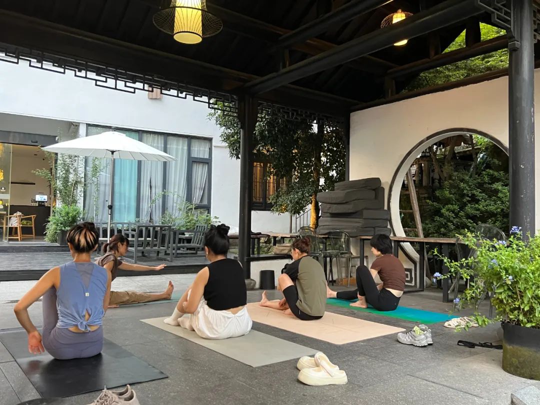 C&ocirc; g&aacute;i 9X thử 100 ng&agrave;y cuối tuần kh&ocirc;ng ti&ecirc;u tiền: Sau c&ugrave;ng nhận ra, tiết kiệm kh&ocirc;ng phải l&agrave; ở nh&agrave; v&agrave; từ chối mọi niềm vui - Ảnh 4.