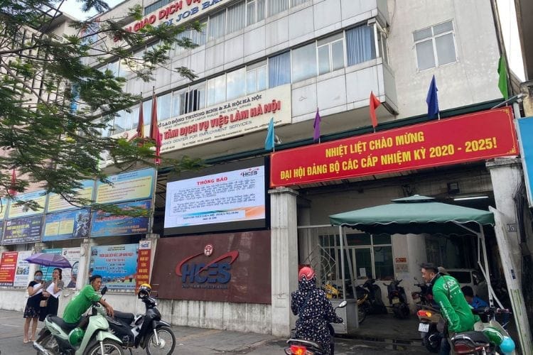 Hà Nội điều chỉnh điểm tiếp nhận hồ sơ hưởng bảo hiểm thất nghiệp - Ảnh 1.