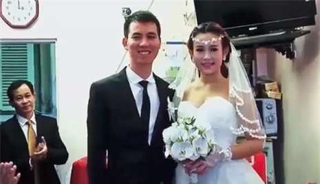 10 năm trước của chủ chuỗi kh&aacute;ch sạn TP.HCM y&ecirc;u c&ocirc; g&aacute;i H&agrave; Nội c&oacute; khu&ocirc;n mặt b&uacute;p b&ecirc;- Ảnh 1.