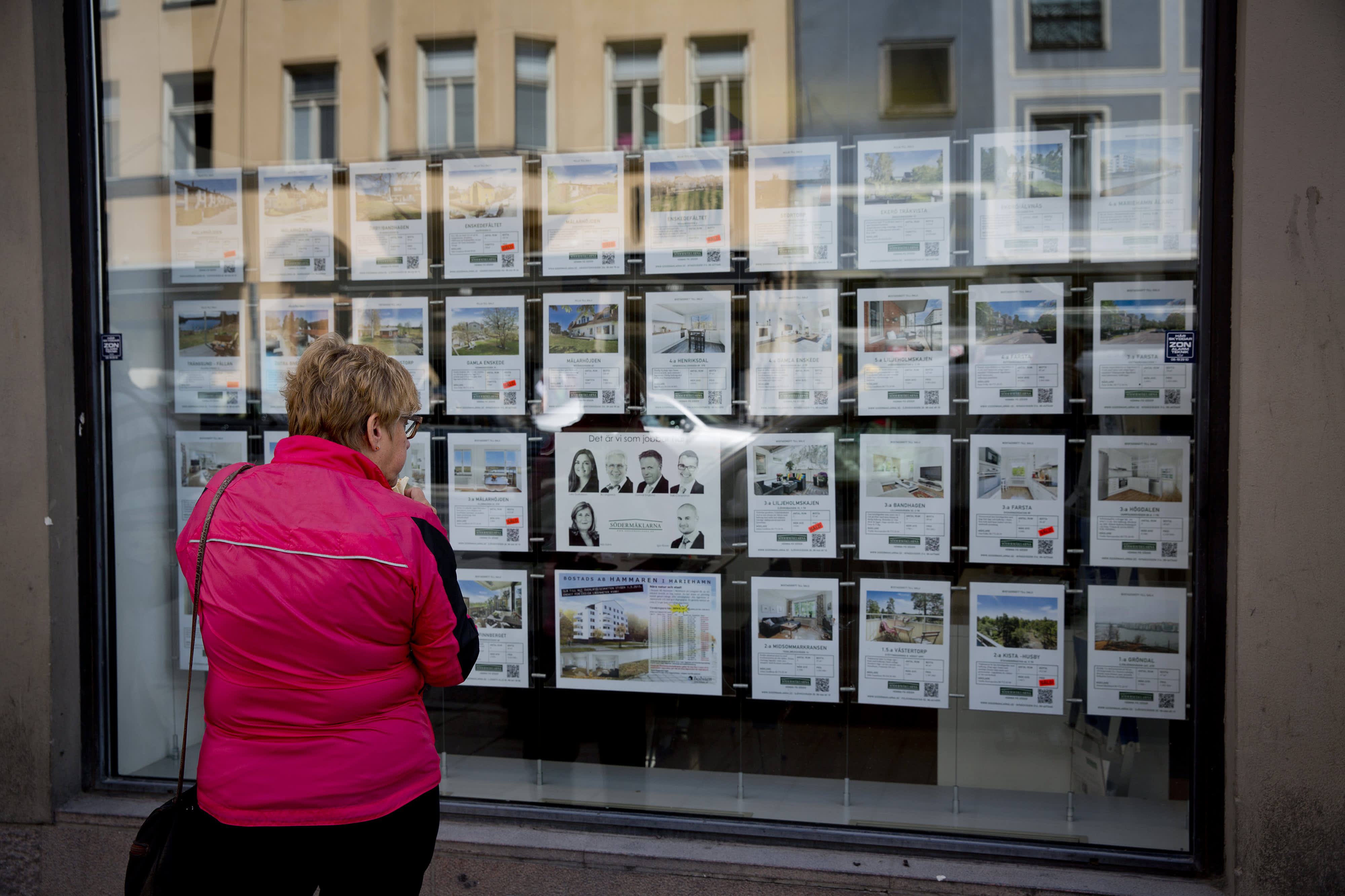 https://thanhnienviet.mediacdn.vn/api/v1/image/107232189-1682613930351-gettyimages-170744106-SWEDEN_HOUSING.jpeg