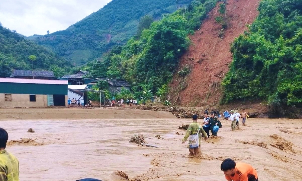 Bộ GTVT yêu cầu rà soát toàn bộ hạ tầng giao thông vùng ảnh hưởng bão- Ảnh 1.