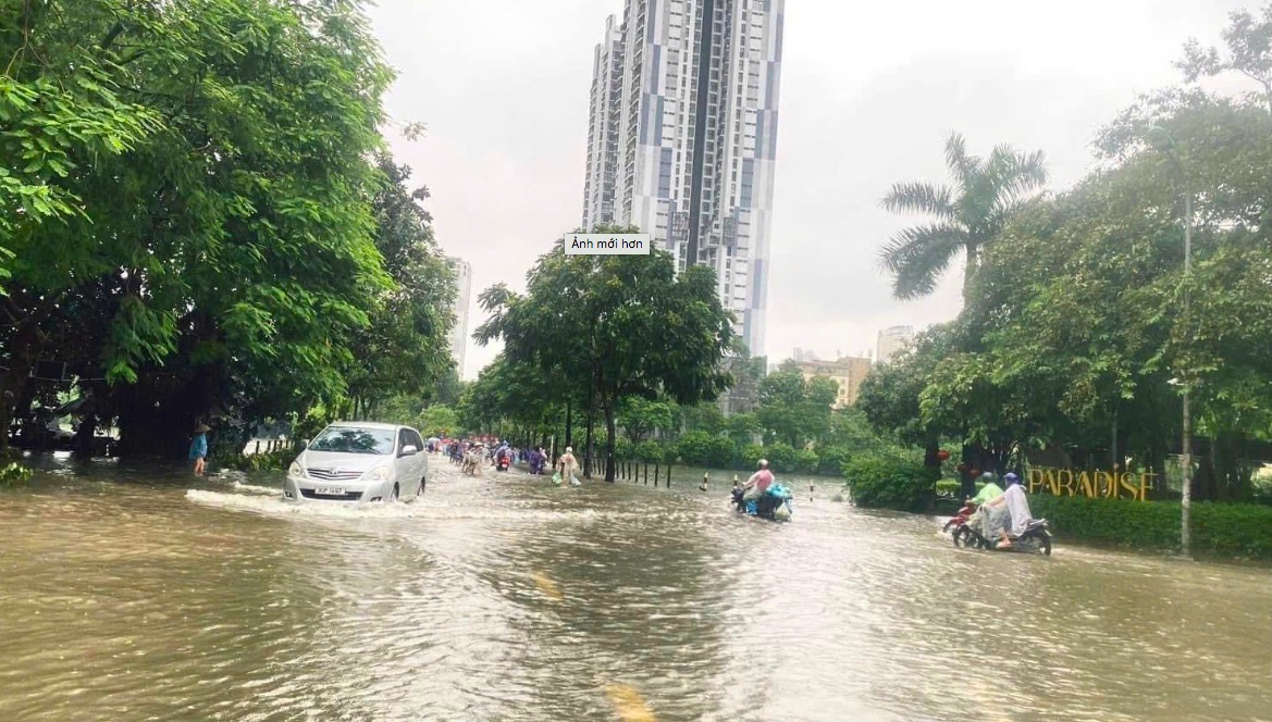 Nhiều tuyến phố, khu đô thị tại Hà Nội đã ngập sâu trong nước- Ảnh 3.