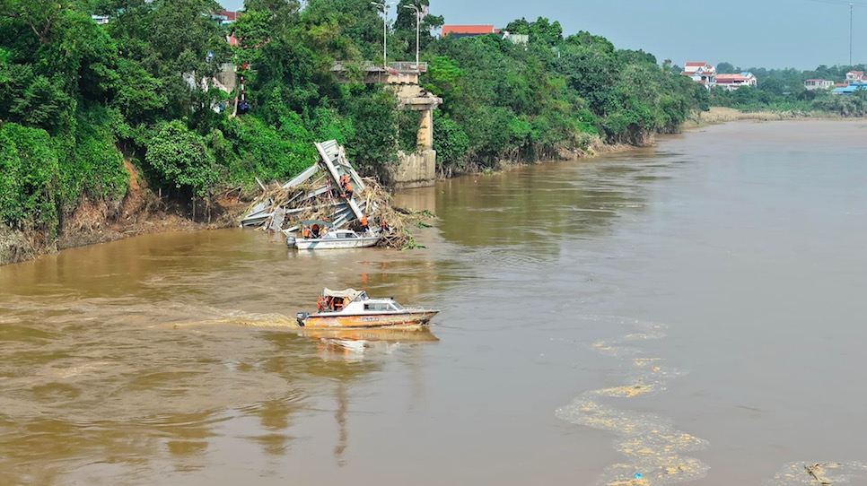 Thủ tướng yêu cầu khẩn trương nghiên cứu, đầu tư xây dựng cầu Phong Châu mới- Ảnh 1.