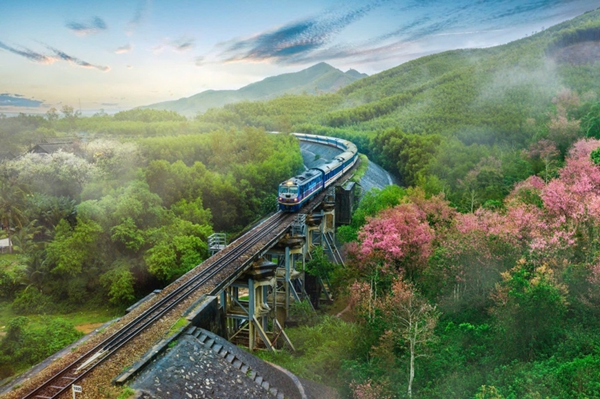 Lào Cai khởi động tuyến đường sắt “khủng” 203.000 tỷ: Di dời gần 1.000 hộ dân, giải phóng 780ha đất- Ảnh 1.