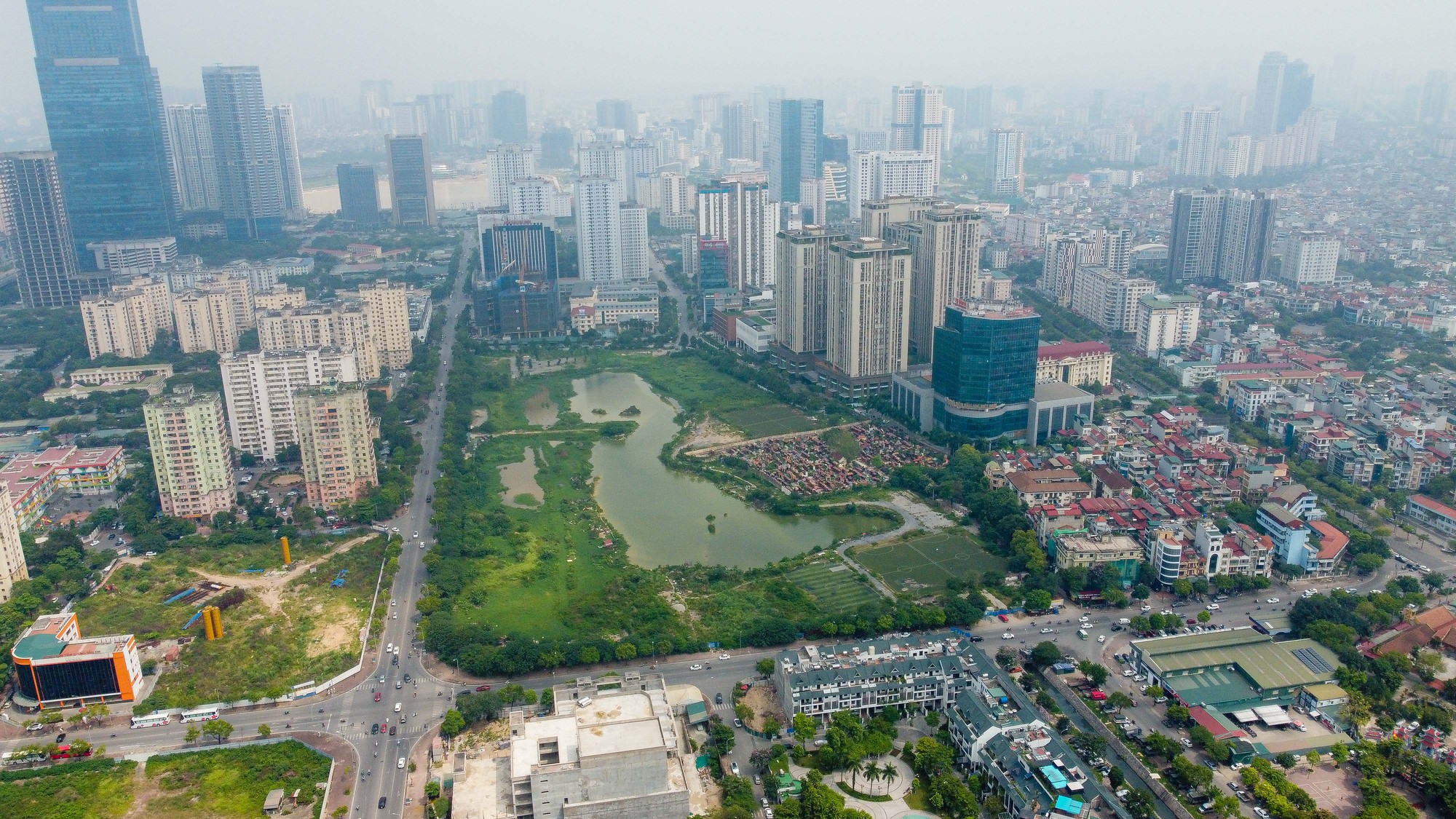 Chủ tịch Hà Nội yêu cầu rà soát toàn bộ các dự án chậm tiến độ, hạn trước 31/7- Ảnh 1.