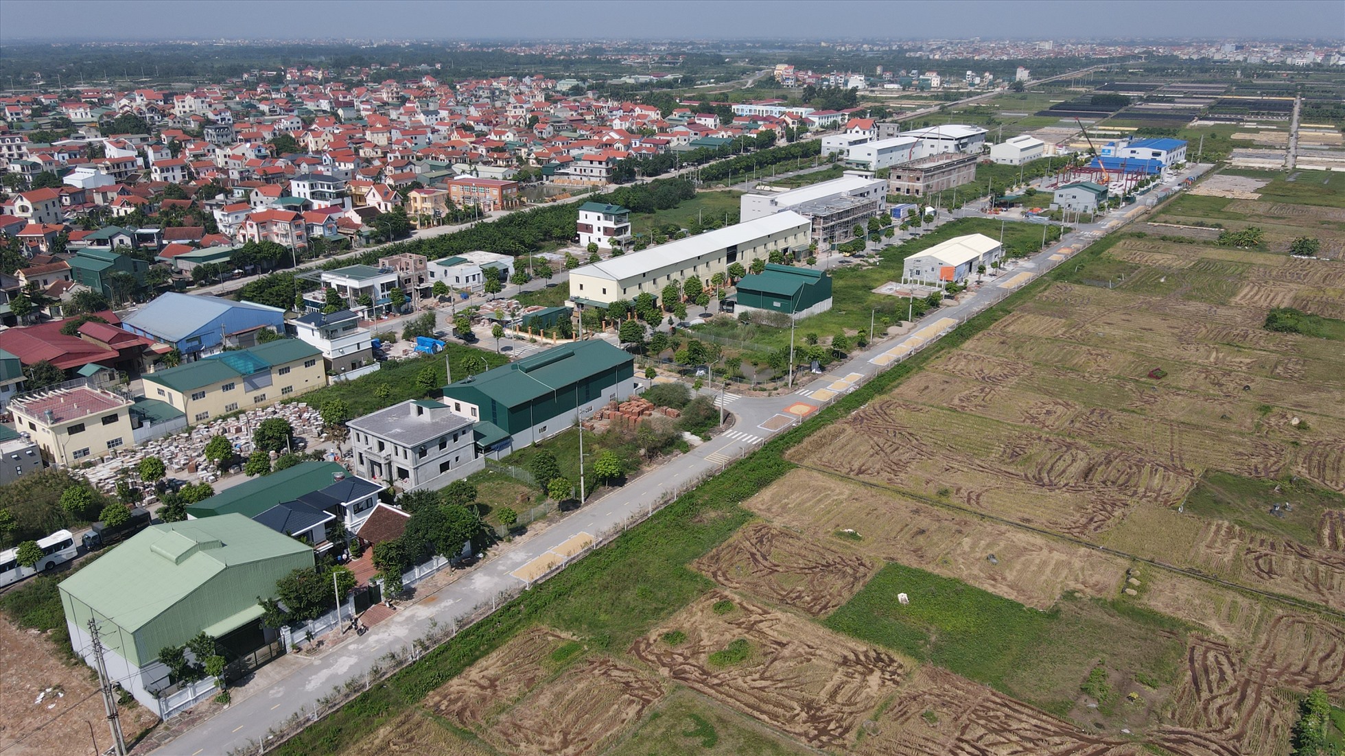 Thị trường bất động sản mua lúc này hay tiếp tục chờ?- Ảnh 1.