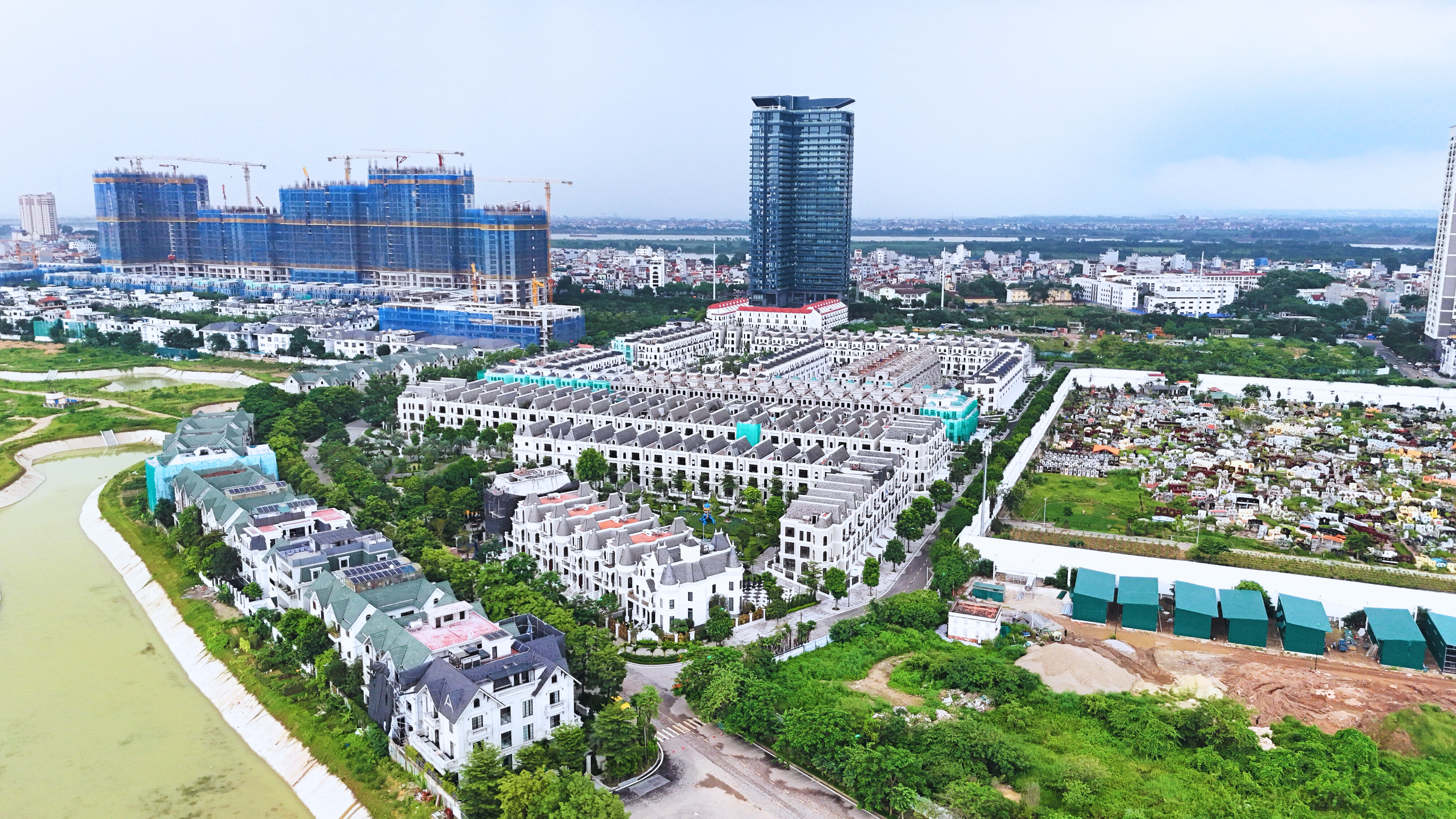 Cận cảnh khu biệt thự siêu sang giá hàng trăm triệu đồng mỗi mét vuông - Ảnh 5.