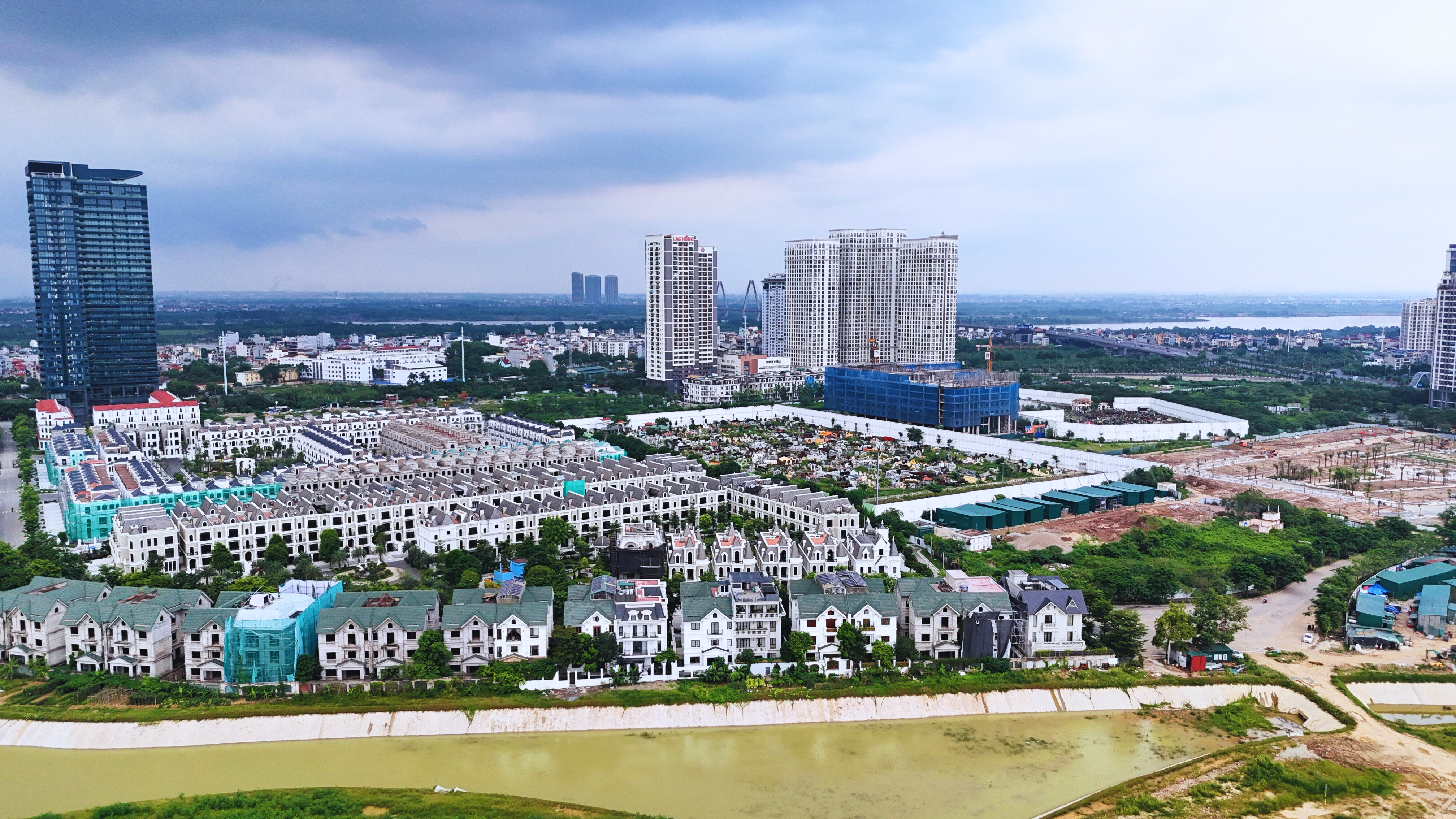 Cận cảnh khu biệt thự siêu sang giá hàng trăm triệu đồng mỗi mét vuông - Ảnh 3.