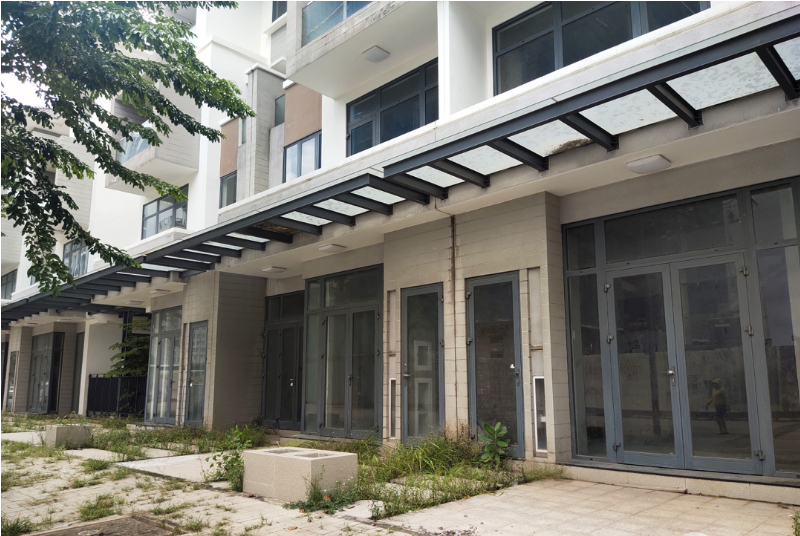 Nh&agrave; phố tiền tỉ quạnh hiu ở TP. Thủ Đức