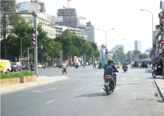 Tuyến đường đắt đỏ bậc nhất TP.HCM sắp được lắp m&aacute;i chống nắng, che mưa